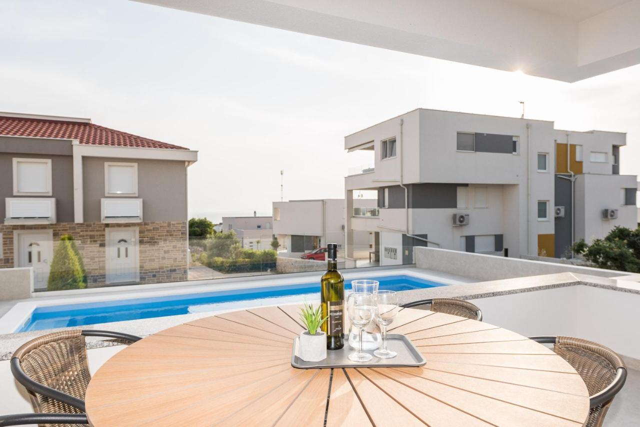 Sara Luxury Apartment With A Pool Novalja Exterior foto