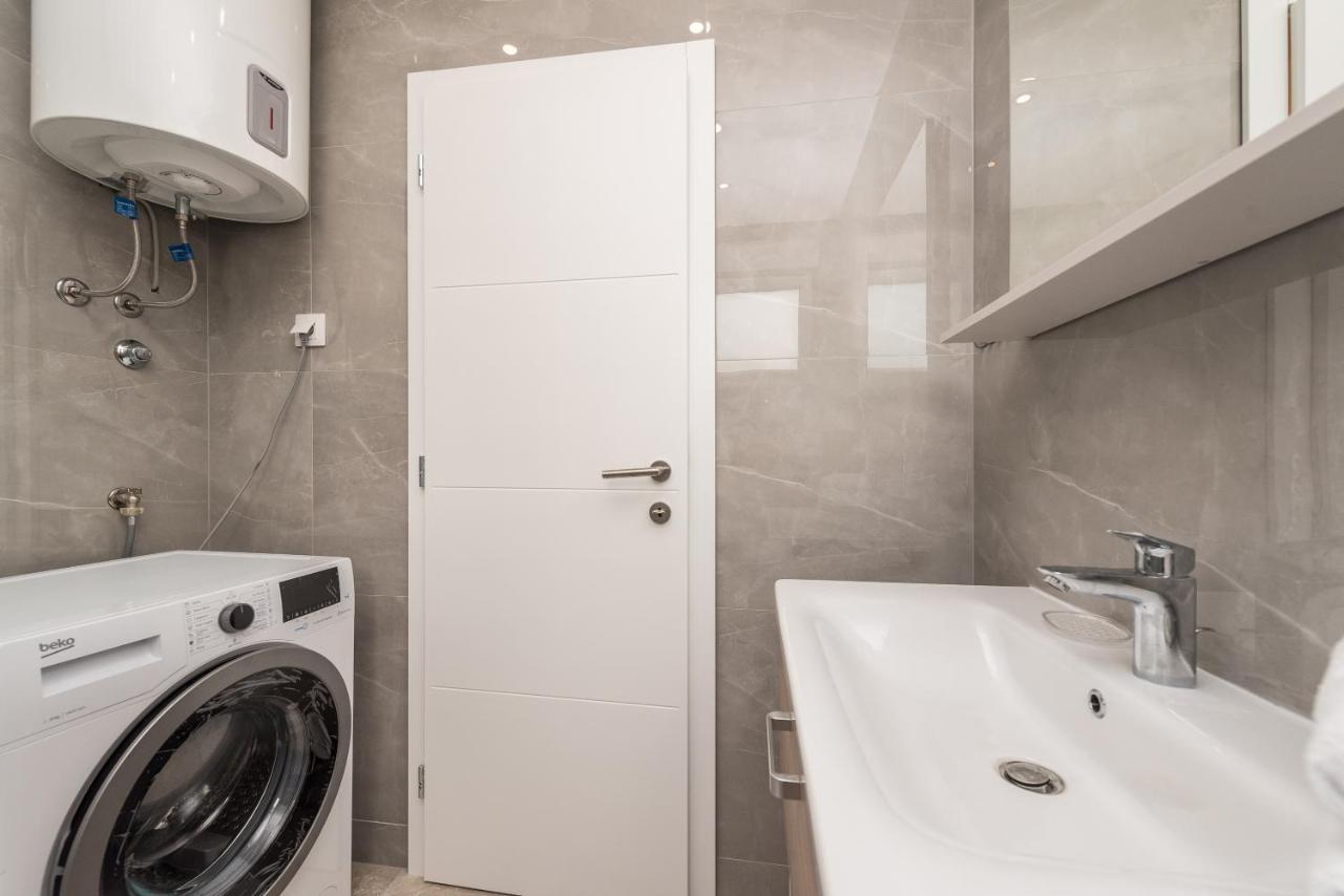 Sara Luxury Apartment With A Pool Novalja Exterior foto