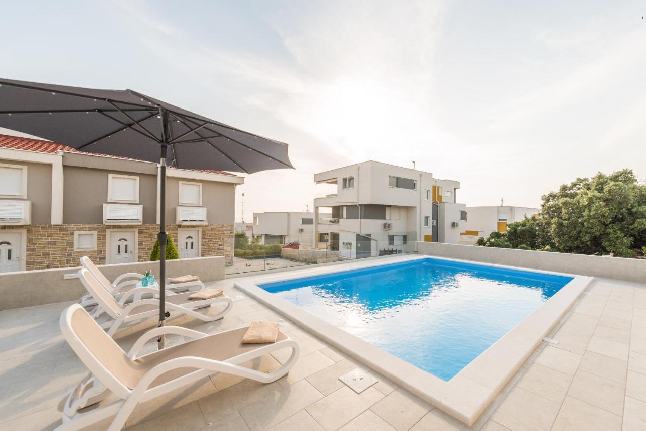Sara Luxury Apartment With A Pool Novalja Exterior foto