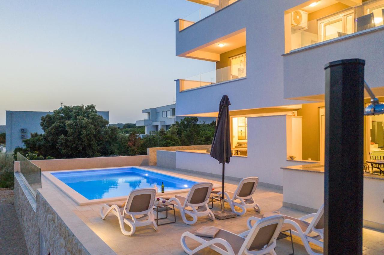Sara Luxury Apartment With A Pool Novalja Exterior foto